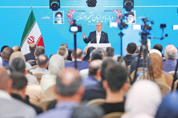 پزشکیان در جمع ایرانیان ارمنستان مطرح کرد:نباید در حصار خودساخته بمانیم