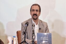 سنایی:  وطن‌پرستی ظریف، برخلاف ایلان ماسک مشهود است