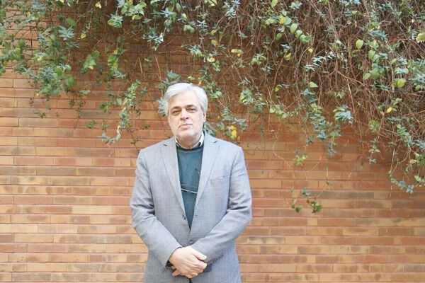 محمد مهاجری فعال سیاسی اصولگرا در گفت‌وگو با هم‌میهن تشریح کرد:  بودجه حداقلی برای دستگاه‌های تحمیلی
