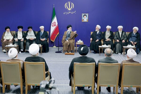 رهبری در دیدار دست‌اندرکاران همایش بین‌المللی علامه میرزای نائینی: نائینی به تشکیل حکومت اسلامی بر پایه ولایت اعتقاد داشت