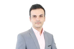 حمید رضا قاسمی کارشناس اقتصادی: وزارت اقتصاد به تاجران شناسنامه‏‌دار اطمینان کند