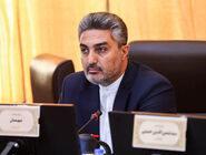 نماینده مجلس: دستمزد روی کاغذ بالا می‌رود قدرت خرید در سفره مردم آب می‌رود