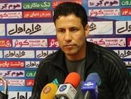 غیبت سرمربی پرسپولیس در نشست خبری پیش از دربی به دلیل تأخیر پرواز