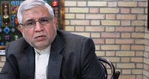 پاک‌آیین: آمریکایی‌ها به جز جنگ نیت دیگری ندارند