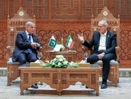تأکید پزشکیان بر وحدت جهان اسلام در دیدار با نخست‌وزیر پاکستان