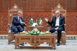 تأکید پزشکیان بر وحدت جهان اسلام در دیدار با نخست‌وزیر پاکستان