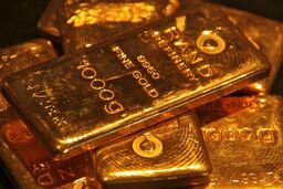 طلای جهانی از مرز ۳۲۰۰ دلار عبور کرد
