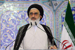 امام جمعه قم: بیعت با رهبر انقلاب امتداد همان پیمان غدیر با امیرالمومنین (ع) است