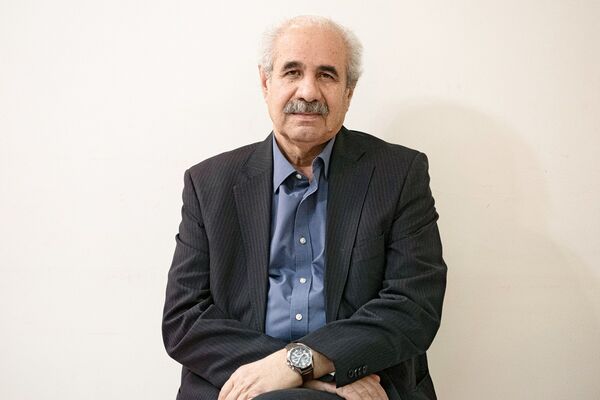 پایی بر زمیـن دستی به آسمان/گفت‏‌وگو با موسی اکرمی درباره چگونگی تلفیق الاهیات و فلسفه با سیاست و اقتصاد در مکتب سالامانکا