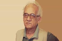 مترجمی که نمایشنامه‌ هم می‌نوشت