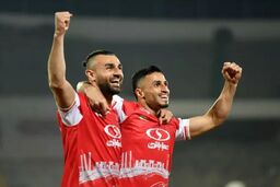 بمب نقل و انتقالات در تهران؛ استقلال مهاجم پرسپولیس را می‌خرد؟