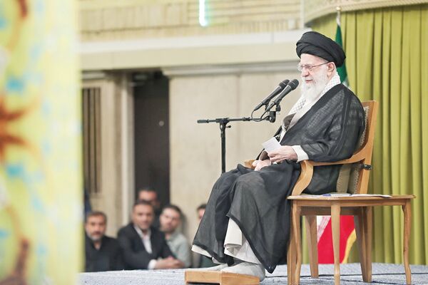 رهبری: ترامپ دروغ گفت