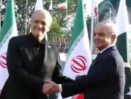 استقبال رسمی نخست‌وزیر پاکستان از پزشکیان در اسلام‌آباد