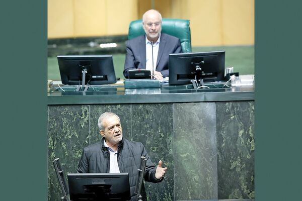 از گـام دوم وفاق تا شماتت دولت / بررسی روابط دولت مسعود پزشکیان با مجلس در سال اول