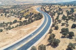 عربستان و عمان کریدور لجستیک زمینی راه‌اندازی می‌کنند