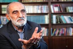دستورالعمل جدید حسین شریعتمداری: گروسی جاسوس اسرائیل است، به ایران راهش ندهید 
