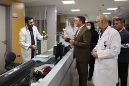 مسأله حق بیمه پرستاران را پیگیری می‌کنیم