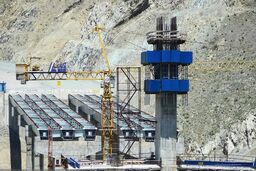 ادامه فعالیت کارگاه هتل سی طبقه ولنجک + ویدئو 