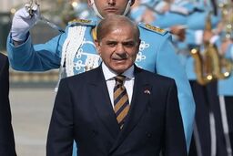 شهباز شریف: با پزشکیان توافق کردیم روابط دیرینه دو کشور را تقویت کنیم