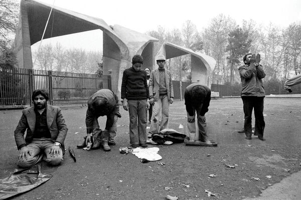 کار ایران تمام نشده است/گزارشی از نشست انقلاب فرهنگی، دانشگاه و سیاست و بررسی کتاب انقلاب سوم
