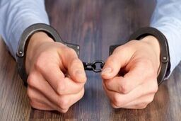 بازداشت یکی از کارکنان شرکت نفت به اتهام اختلاس 